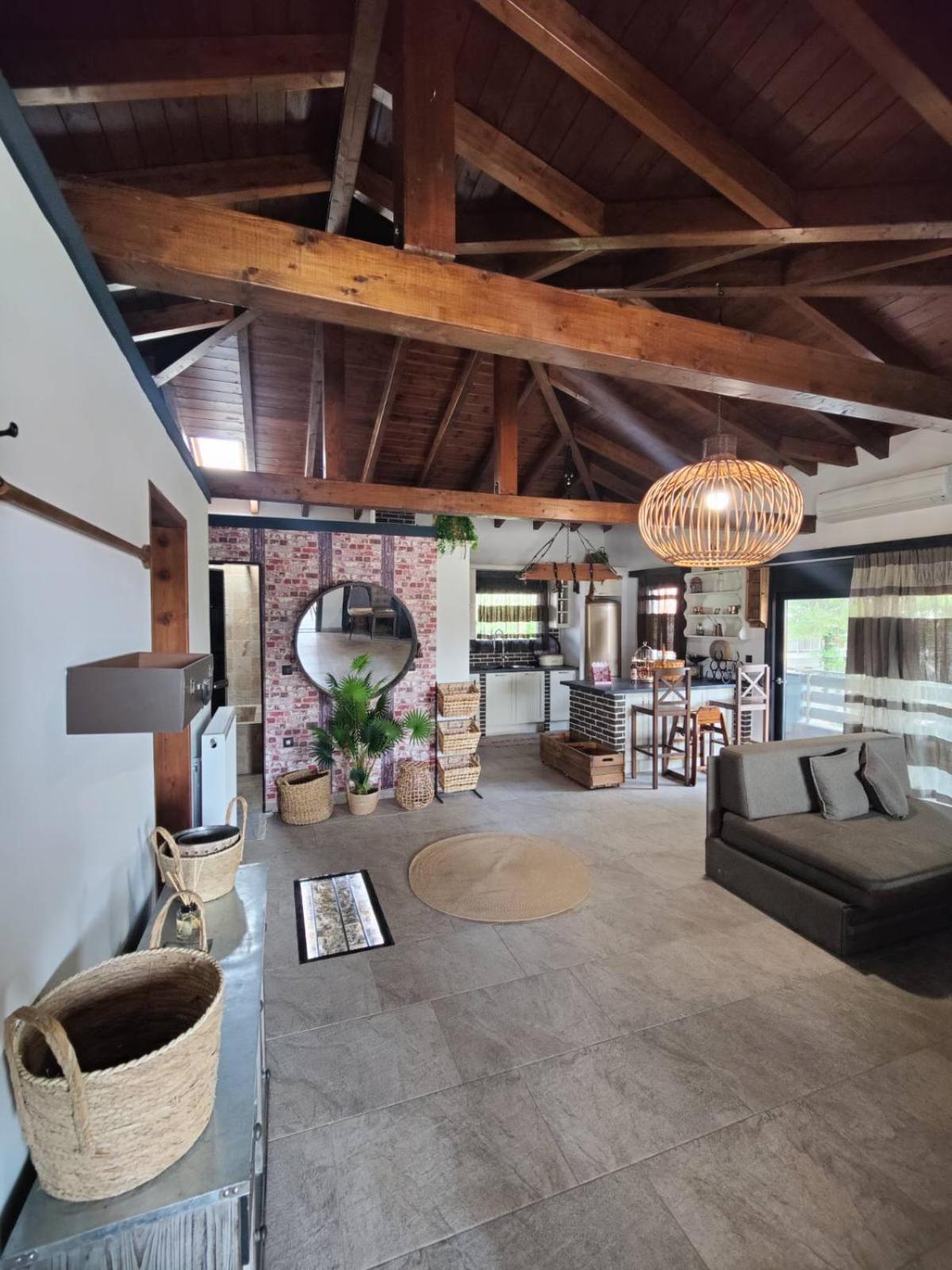 Vintage Lux Homes Vrasná Exteriér fotografie